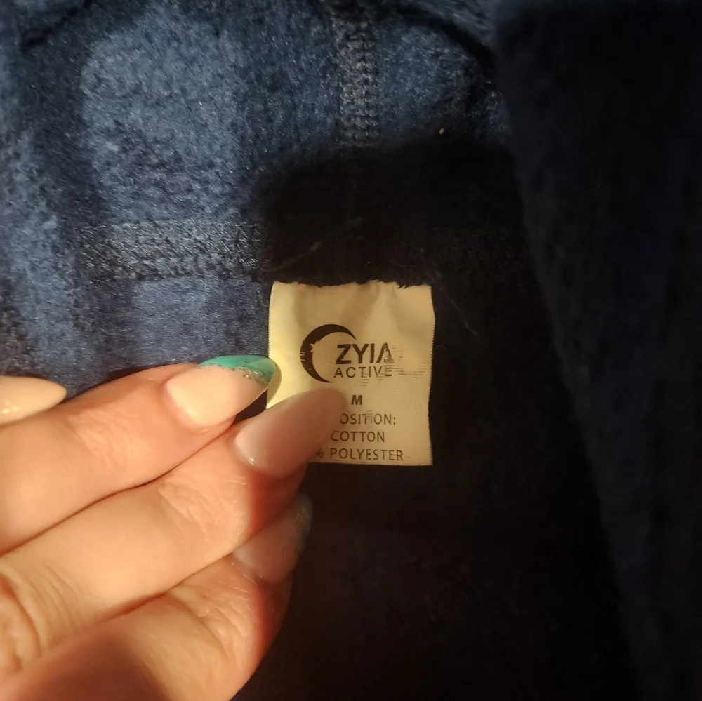 Sweatshirt - Picture 2 of 2